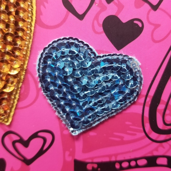 TEEN NIV THINLINE HOLY BIBLE - PINK WITH HEARTS - Picture 11 of 11